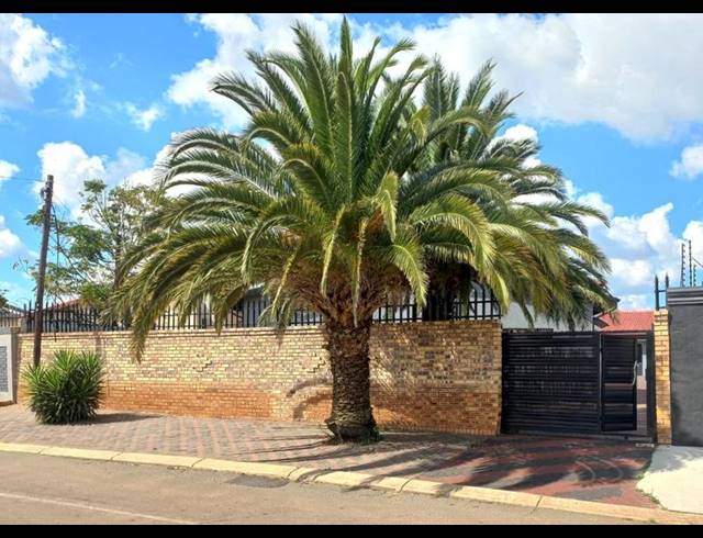 3 BEDROOM HOUSE FOR SALE IN LENASIA